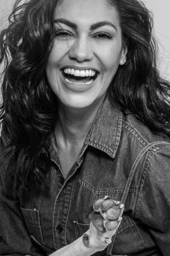 MONALISA QUEIROZ MONALISA QUEIROZ
