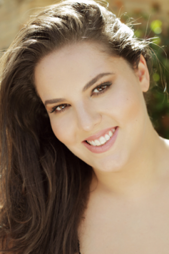 AUDREY BARROS AUDREY BARROS