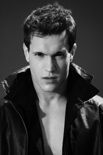 TARIK ROBLEDO TARIK ROBLEDO