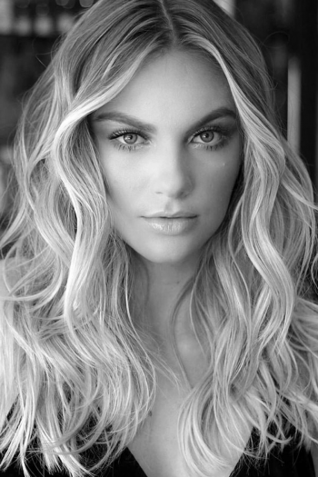 JULIA SELERE JULIA SELERE