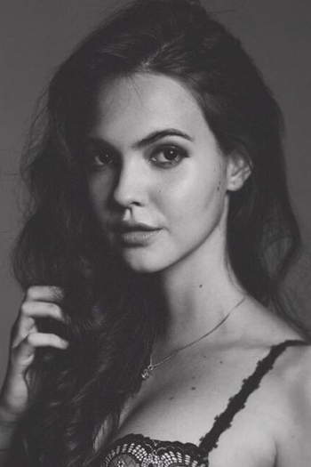 MARIANA AKEMI MARIANA AKEMI