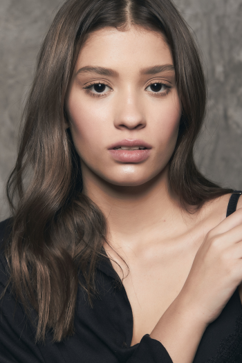ANA JÚLIA BARCELLOS ANA JÚLIA BARCELLOS
