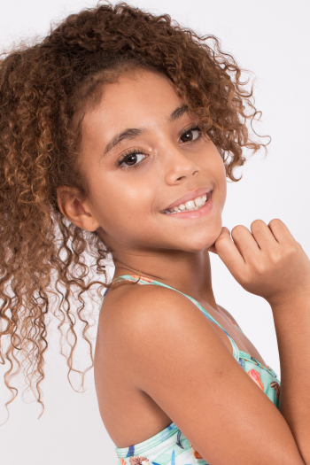 GABRIELA SANTOS GABRIELA SANTOS