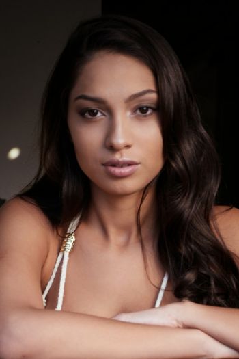 IZABELLE BOMFIM IZABELLE BOMFIM